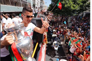 Choáng váng với dàn siêu xe của Cristiano Ronaldo