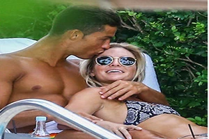 Lộ diện người tình bí ẩn đầy nóng bỏng của Chirstiano Ronaldo