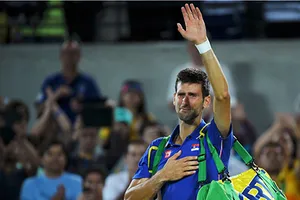 Thua sốc ngay trận đầu tại Olympic, Novak Djokovic khóc nức nở 