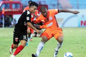 Thắng đậm Long An, SHB Đà Nẵng bám đuổi Hải Phòng