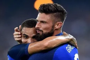 Ý 1-3 Pháp: HLV Giampiero Ventura thất bại trong ngày ra mắt