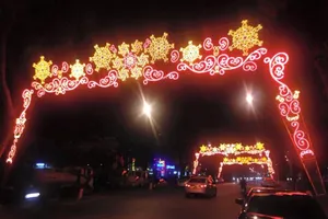 Giám đốc Sở VH-TT nói về việc trang trí trên phố bị chê xấu