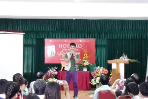 Giật mình tập thơ đầu tay được mua bản quyền với giá hơn 500 triệu