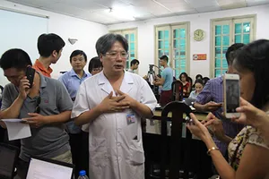 Mổ nhầm chân bệnh nhân, BV Việt Đức họp báo khẩn