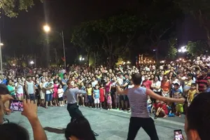 Hà Nội mở rộng phố đi bộ thêm 7 phố, 2 ngõ