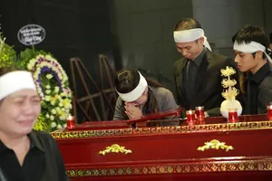 Nghệ sĩ miền Bắc nghẹn ngào tiễn 'sếp hói' Phạm Bằng