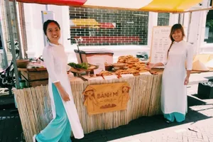 Cô gái Việt và thương hiệu ‘Bánh Mì Girls’ ở Hà Lan