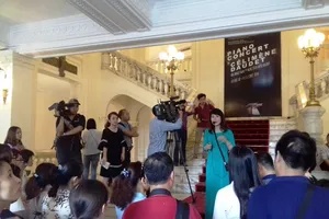 'Lẩu thập cẩm' nghệ thuật trong thánh đường Nhà hát lớn