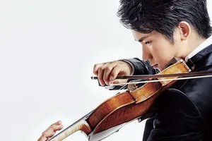 Người Hà Nội nghe hòa nhạc trong đêm qua màn hình