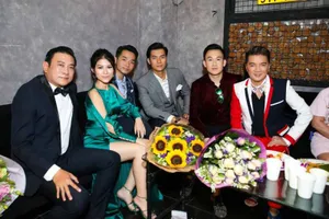 Dàn mỹ nữ dự công chiếu phim 'Đảo của dân ngụ cư'