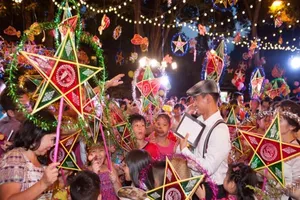 Chi tiền triệu dự trung thu xưa tại Văn Miếu 