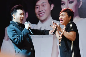 Hoài Linh ra Hà Nội giả gái, 'làm vợ' Quang Hà