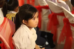 Trăng cười 2017 về với trẻ em khó khăn