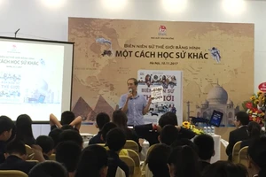 Học lịch sử kiểu mới bằng hình 