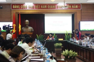 Lễ hội đã bớt bạo lực nhưng còn nặng mùi... tiền 