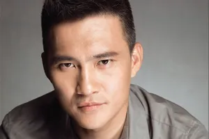 Bị chỉ trích, tự truyện Công Vinh vẫn phát hành 9.000 bản