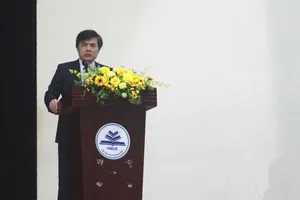 Cha mẹ mải làm ăn, khoán trắng con cho nhà trường