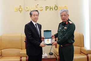 Hợp tác quốc phòng Việt - Trung đang phát triển tốt đẹp