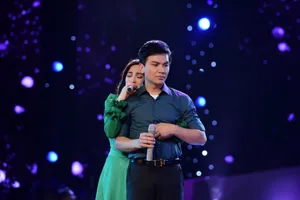 Phi Nhung, Mạnh Quỳnh và chuyện tình 'rơm' với 'lửa'