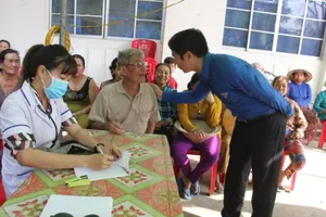 Dựng bia tưởng niệm liệt sỹ Chiến tranh biên giới Tây Nam