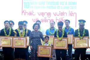 Giải thưởng Vừ A Dính và hành trình 10 năm 