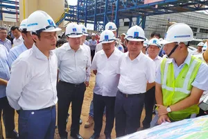 ‘32.000 tỉ nằm chềnh ềnh ra đấy, đau xót vô cùng’