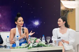 Hoa hậu H’Hen Nie tự tin nói thời trang mình quá tệ