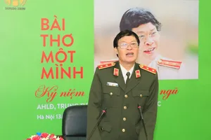 Trung tướng Hữu Ước 'Một mình' với thơ tâm sự về cô đơn