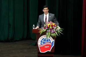 Bộ trưởng Quốc phòng Mỹ dẫn chuyện Hai Bà Trưng bất khuất