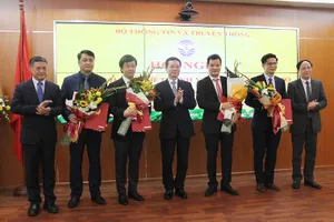 Điều động, bổ nhiệm hàng loạt nhân sự ở Bộ TT&TT
