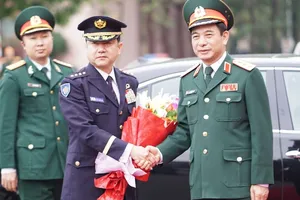 Thượng tướng Phan Văn Giang đón đại tướng Nhật Bản