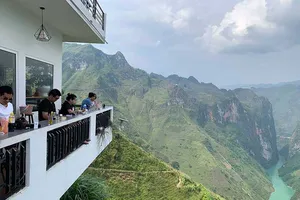 Hà Giang không phá dỡ toàn bộ công trình vi phạm ở Mã Pì Lèng