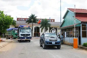 Việt Nam tạm dừng qua lại biên giới Lào, Campuchia từ 1-4