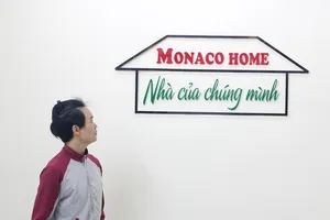 Làm nhà cho trẻ em nghèo: 'Người ta gọi tôi là hâm'