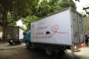 100 chuyến xe 'San sẻ yêu thương, chung tay vượt qua đại dịch'