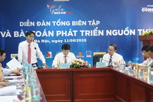 Báo chí cần hướng tới việc thu phí đọc trên online