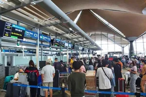 310 công dân Việt Nam từ Malaysia về nước an toàn