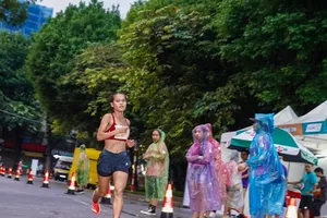 Nữ VĐV chạy 10km gần 36 phút dành giải nhất Viettel Fastest 