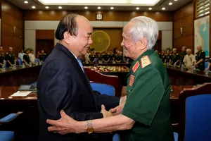 Thủ tướng Nguyễn Xuân Phúc và Trung tướng Nguyễn Quốc Thước trong lần gặp mặt gần đây. Ảnh: Quang Hiếu