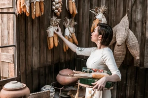 Lều Phương Anh khoe bộ ảnh du xuân sớm ở TP.HCM