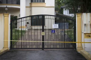 Đại sứ quán Triều Tiên tại Malaysia được niêm phong sau khi các quan chức Triều Tiên và thân nhân rời đi ngày 21-3. Ảnh: Getty Images