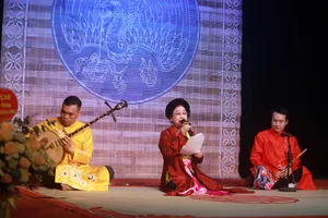 Ngâm 3.254 câu Kiều với 10 tiếng âm thanh 