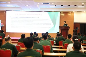 Luyện tập xử lý tình huống tiếp nhận cách ly phòng, chống COVID-19