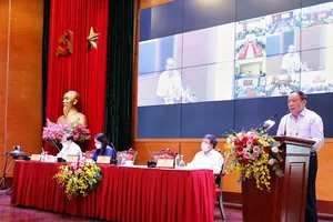 Bộ trưởng Bộ VH-TT&DL: Đốt lên ngọn lửa hồng, đừng trách bóng đêm xung quanh...