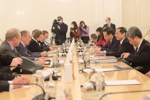 Đề nghị Nga tiếp tục hỗ trợ, chuyển giao công nghệ, thuốc điều trị COVID-19