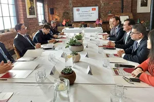 AstraZeneca xem xét chuyển giao công nghệ sản xuất vaccine cho Việt Nam