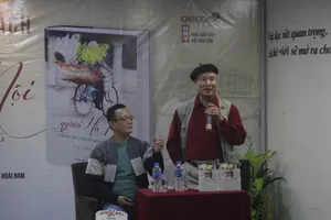 Tiến sĩ Vũ Thế Long: Tương tư về Hà Nội ngay trên giường nằm của mình