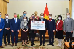 Việt Nam ủng hộ Mỹ 100.000 USD khắc phục hậu quả thiên tai 