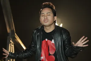 Ca sĩ Tùng Dương và nhạc sĩ Huy Tuấn tung MV 'Độc hành'