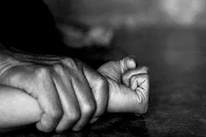 Một nhà thơ tố cáo bị cưỡng hiếp 23 năm trước